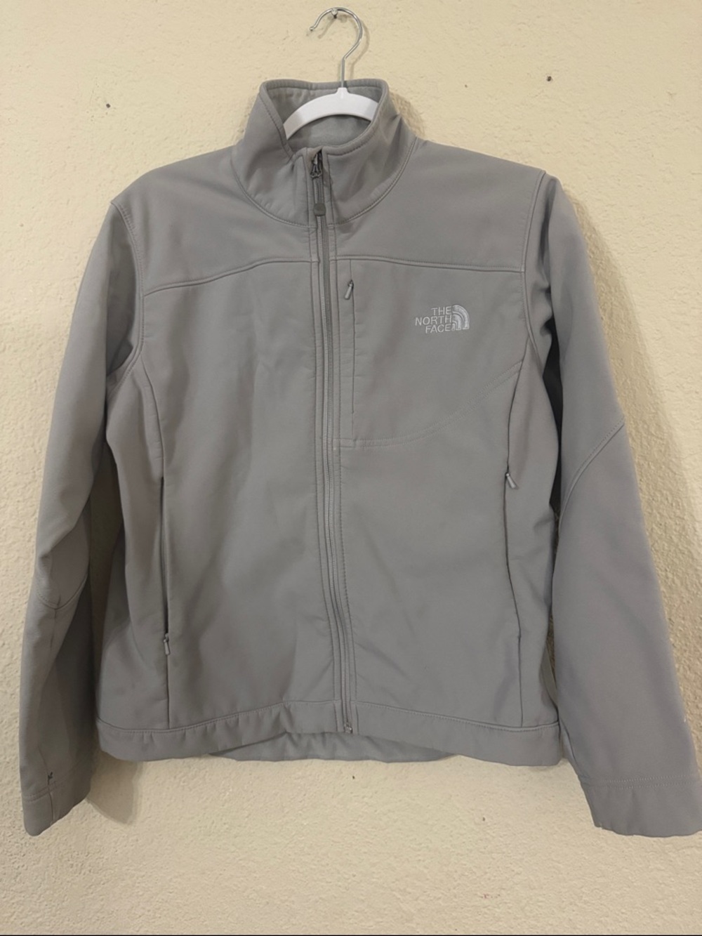 The North Face Apex Women’s Medium Softshell Jacket